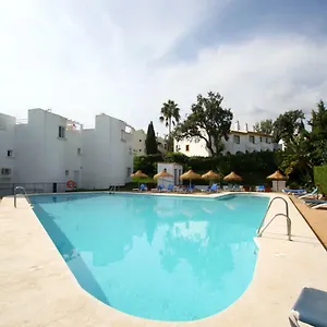  Сasa de vacaciones Rooftop - Chalet En Cabo Pino Con Vistas Al Mar, Jardines Y Piscina
